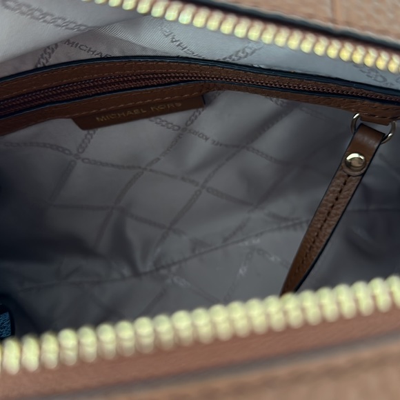 Immaculate Michael Kors bowler bag brown/tan pebbled  leather. This bag is BNWT - Picture 6 of 7